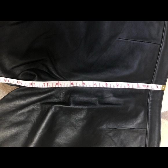 Size 8 HOLT RENFREW black leather pant. - Picture 13 of 13